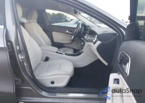 2015 Mercedes-Benz Gla 250 z USA, uszkodzony, nr VIN WDCTG4EB9FJ139888